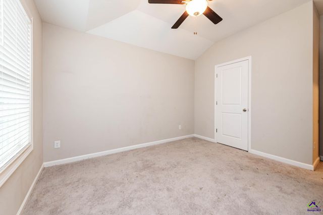 223 Shoshone Circle, Kathleen, GA 31047