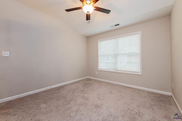 223 Shoshone Circle, Kathleen, GA 31047