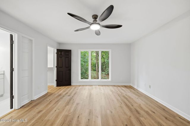 200 Devonshire Avenue W, Seven Lakes, NC 27376