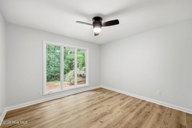 200 Devonshire Avenue W, Seven Lakes, NC 27376