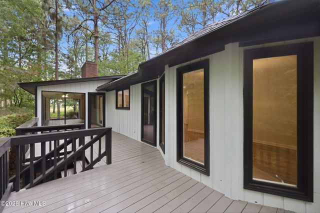 200 Devonshire Avenue W, Seven Lakes, NC 27376