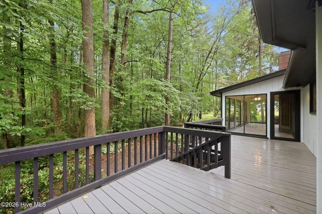 200 Devonshire Avenue W, Seven Lakes, NC 27376