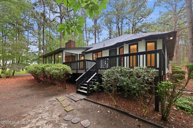 200 Devonshire Avenue W, Seven Lakes, NC 27376