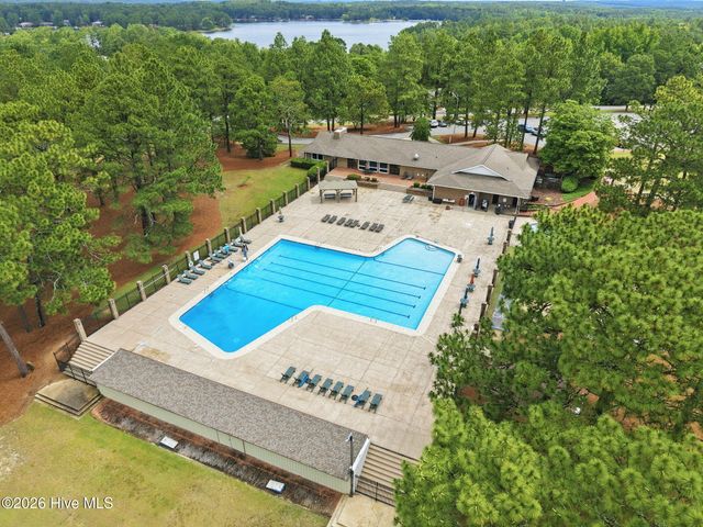 200 Devonshire Avenue W, Seven Lakes, NC 27376