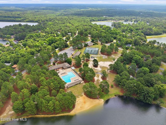 200 Devonshire Avenue W, Seven Lakes, NC 27376
