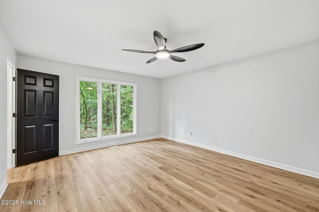 200 Devonshire Avenue W, Seven Lakes, NC 27376