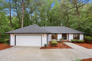 200 Devonshire Avenue W, Seven Lakes, NC 27376