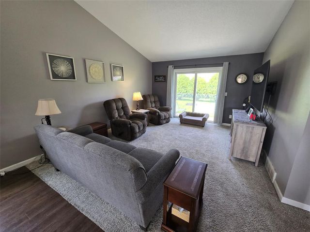 3336 Sanford Lane, Eau Claire, WI 54703