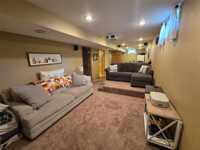 3336 Sanford Lane, Eau Claire, WI 54703