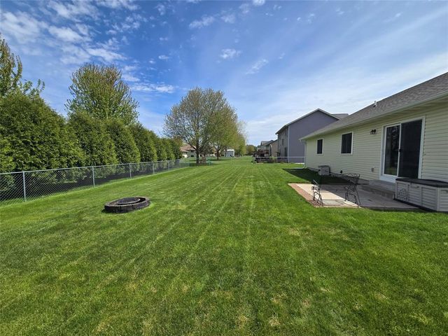3336 Sanford Lane, Eau Claire, WI 54703