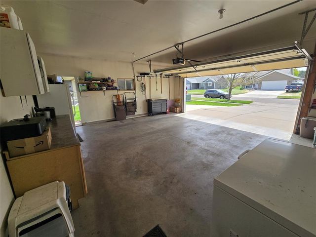 3336 Sanford Lane, Eau Claire, WI 54703