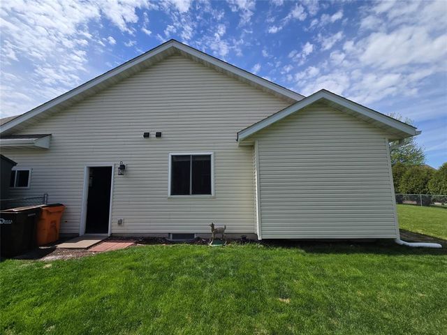 3336 Sanford Lane, Eau Claire, WI 54703