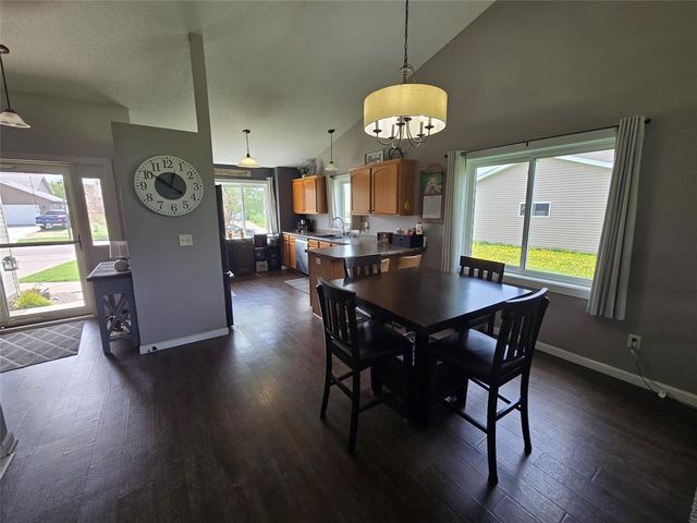3336 Sanford Lane, Eau Claire, WI 54703