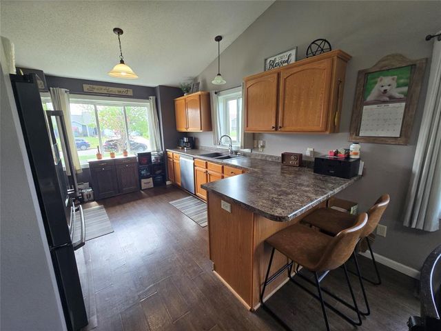 3336 Sanford Lane, Eau Claire, WI 54703