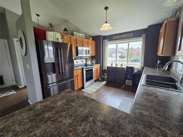 3336 Sanford Lane, Eau Claire, WI 54703