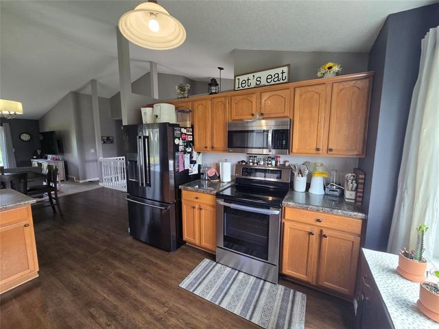 3336 Sanford Lane, Eau Claire, WI 54703