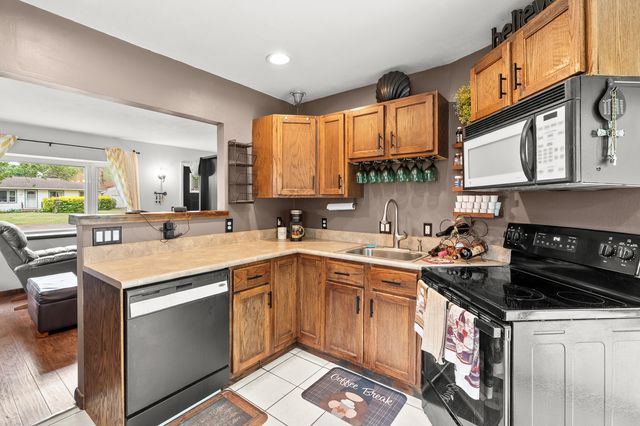 606 Pleasant Avenue, Kalamazoo, MI 49008