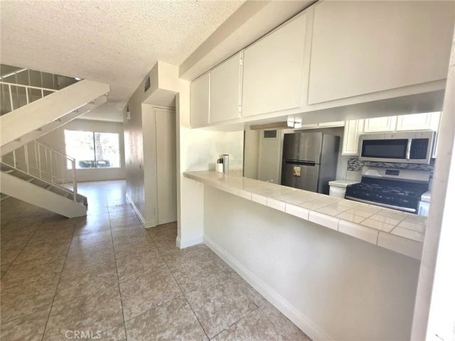26938 Via Terraza, Saugus, CA 91350