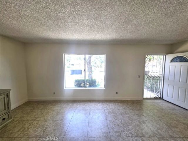 26938 Via Terraza, Saugus, CA 91350