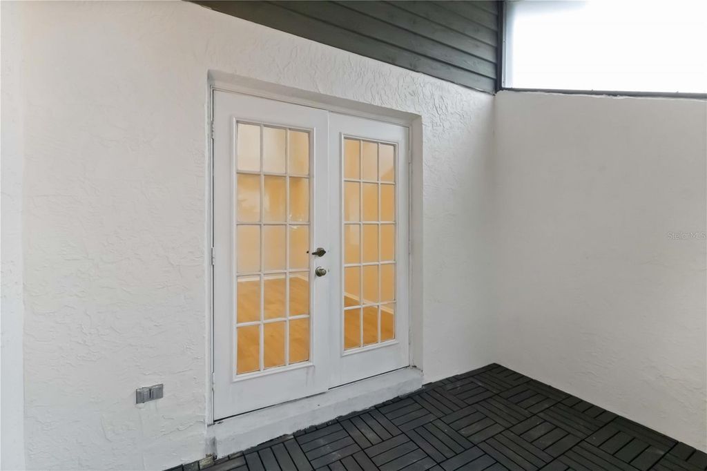 Image 20 of property listing at 602 RODEO DRIVE, Largo, FL 33771