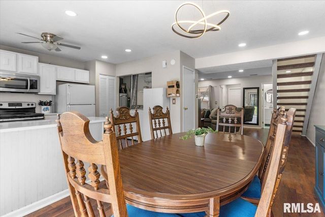 6 REDWOOD Lane, Springfield, IL 62704