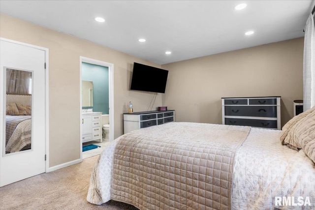 6 REDWOOD Lane, Springfield, IL 62704