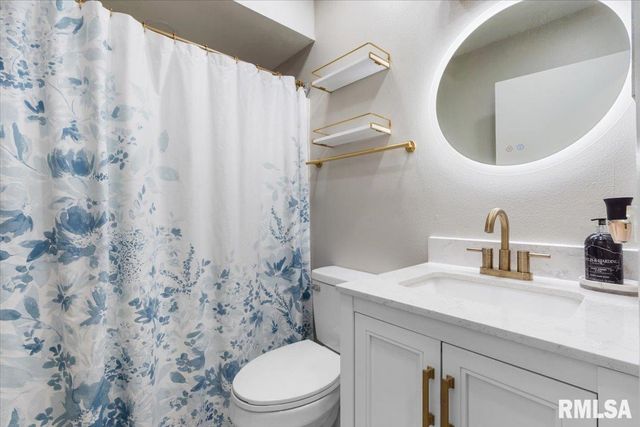 6 REDWOOD Lane, Springfield, IL 62704