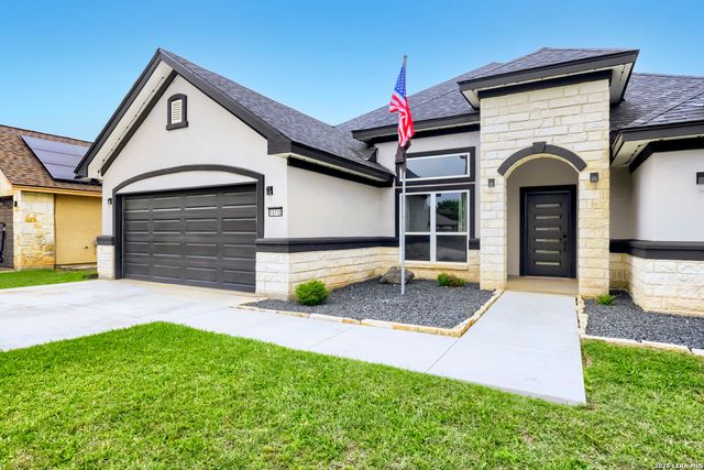 15710 Fair Ln, Selma, TX 78154
