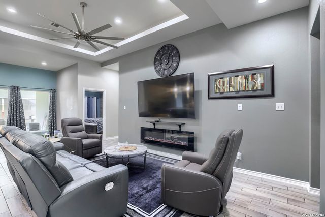 15710 Fair Ln, Selma, TX 78154