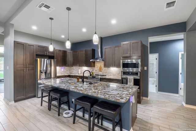 15710 Fair Ln, Selma, TX 78154