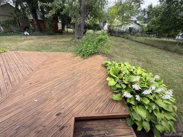 1729 Beverly Street, Sylvan Lake, MI 48320