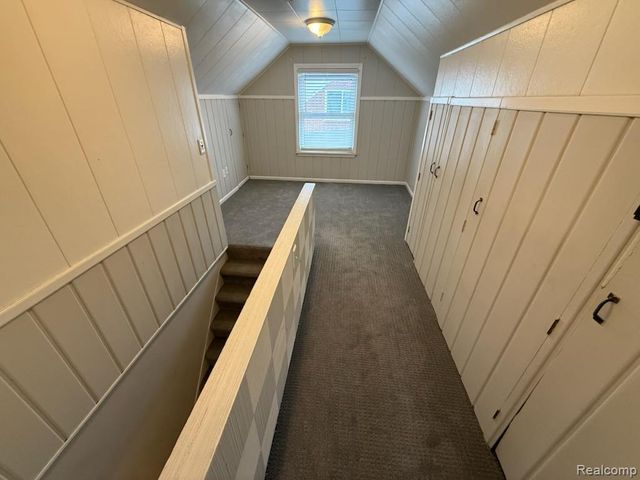1729 Beverly Street, Sylvan Lake, MI 48320