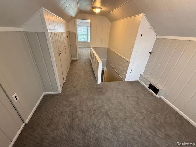 1729 Beverly Street, Sylvan Lake, MI 48320