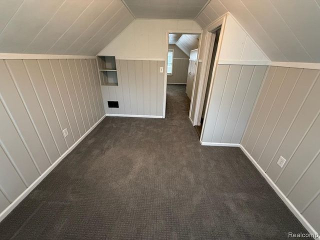 1729 Beverly Street, Sylvan Lake, MI 48320