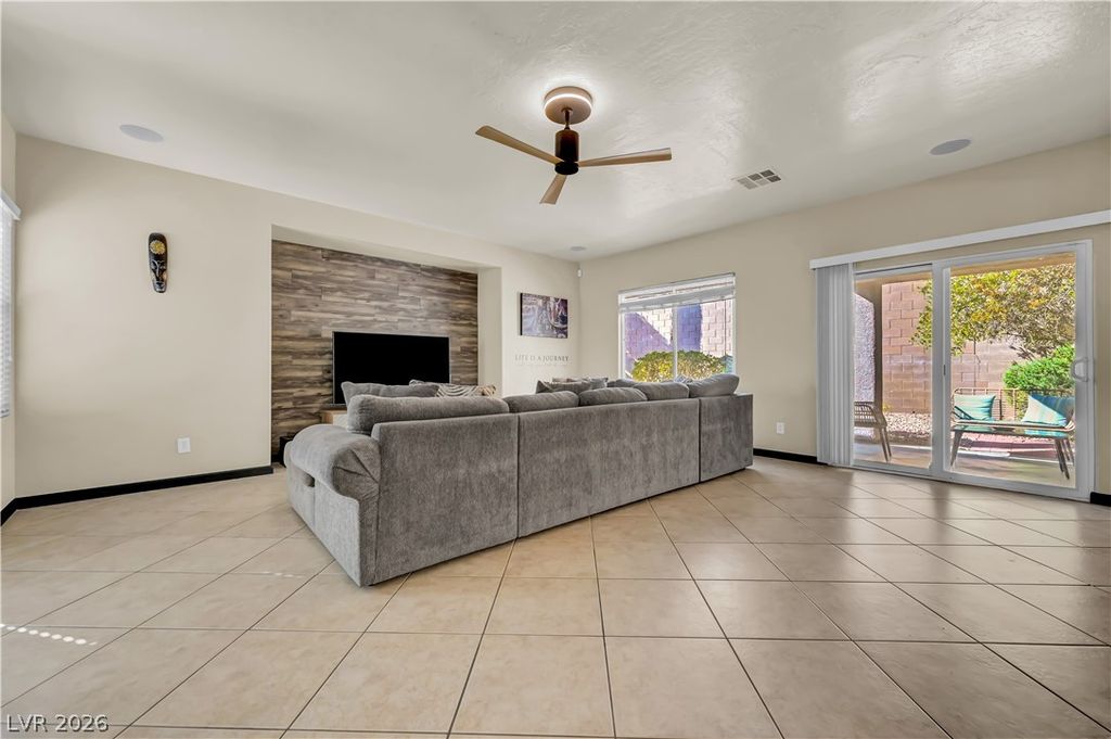 2660 Strichen Avenue, Henderson, NV 89044 — photo 5