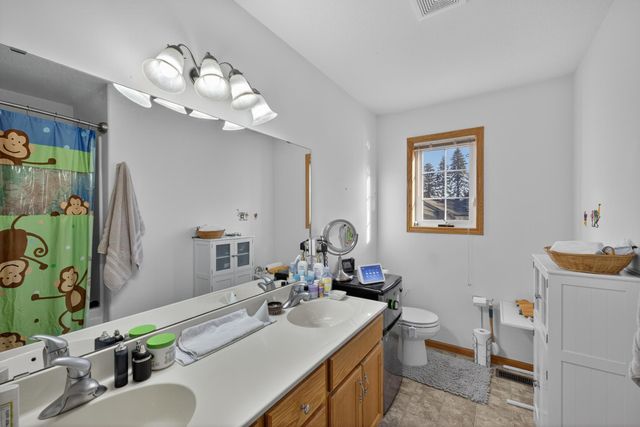 746 Baylee Place SW, Pine Island, MN 55963