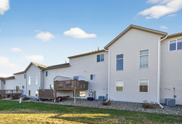 746 Baylee Place SW, Pine Island, MN 55963