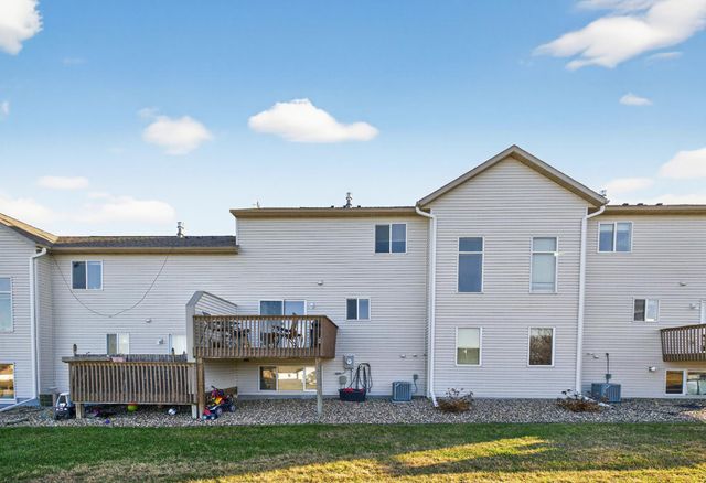 746 Baylee Place SW, Pine Island, MN 55963