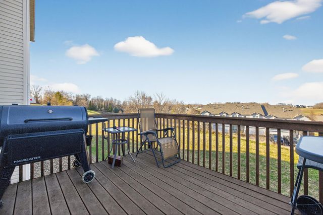 746 Baylee Place SW, Pine Island, MN 55963