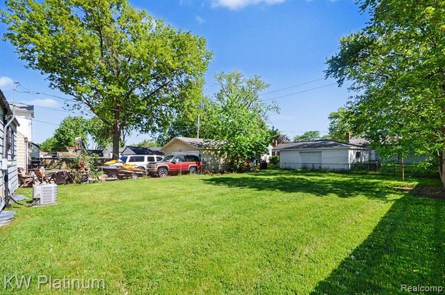 23647 Beverly Street, Saint Clair Shores, MI 48082