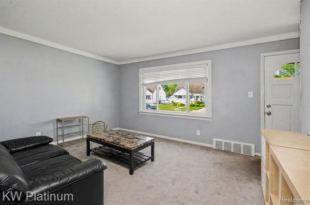 23647 Beverly Street, Saint Clair Shores, MI 48082