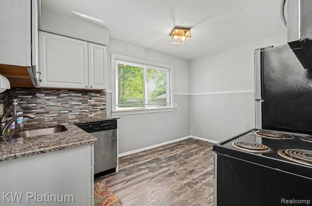 23647 Beverly Street, Saint Clair Shores, MI 48082