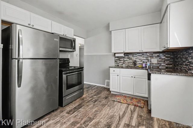 23647 Beverly Street, Saint Clair Shores, MI 48082