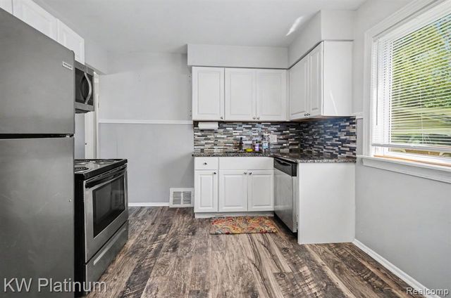 23647 Beverly Street, Saint Clair Shores, MI 48082