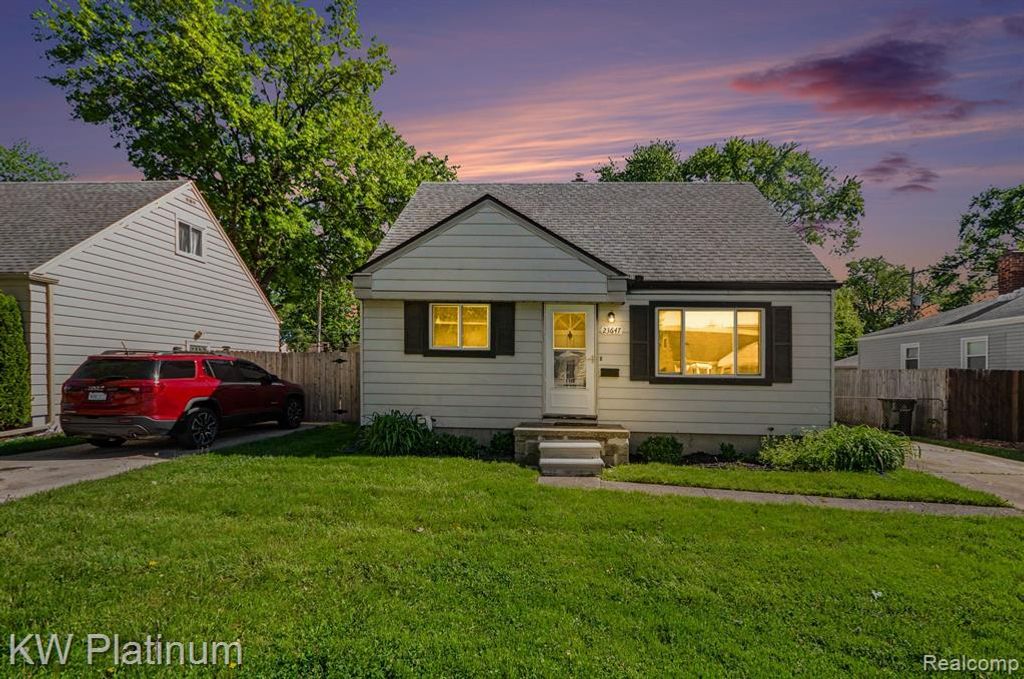 23647 Beverly Street, Saint Clair Shores, MI 48082