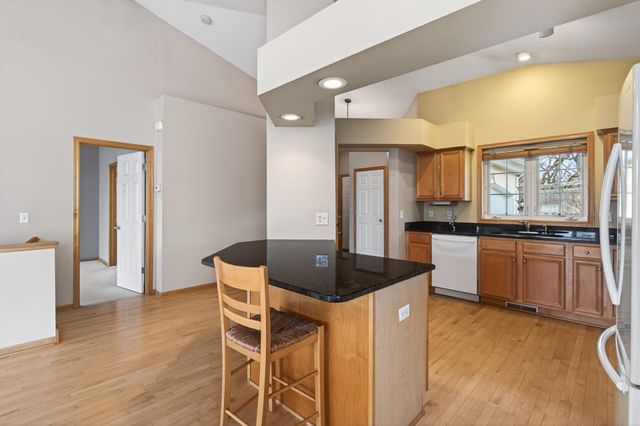 7933 Victoria Curve, Saint Louis Park, MN 55426