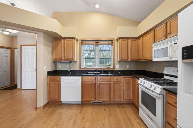 7933 Victoria Curve, Saint Louis Park, MN 55426