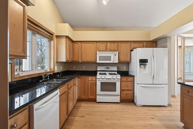 7933 Victoria Curve, Saint Louis Park, MN 55426