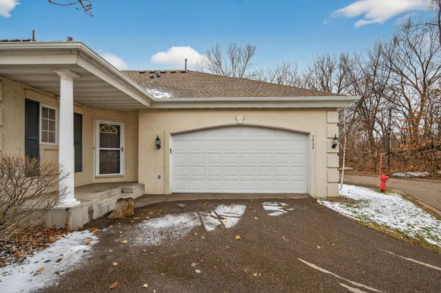 7933 Victoria Curve, Saint Louis Park, MN 55426