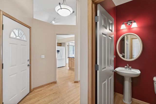 7933 Victoria Curve, Saint Louis Park, MN 55426